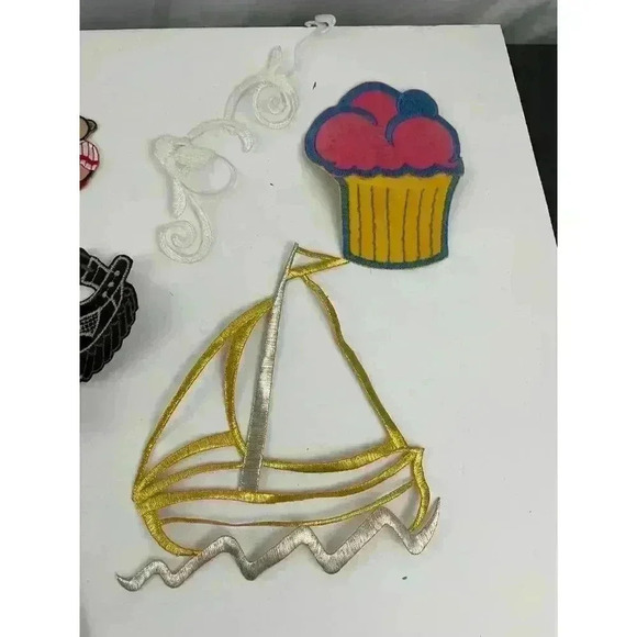 30 PC Assorted Sewing Applique Patches Iron on Sew On NEW Mixed Vintage - Picture 7 of 10